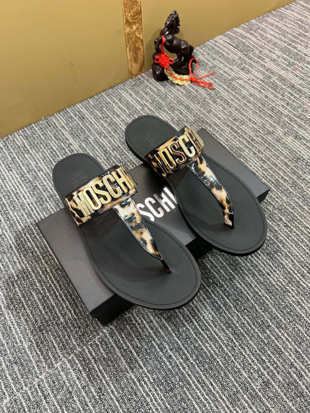 Z5ZA118 Popular slippers
