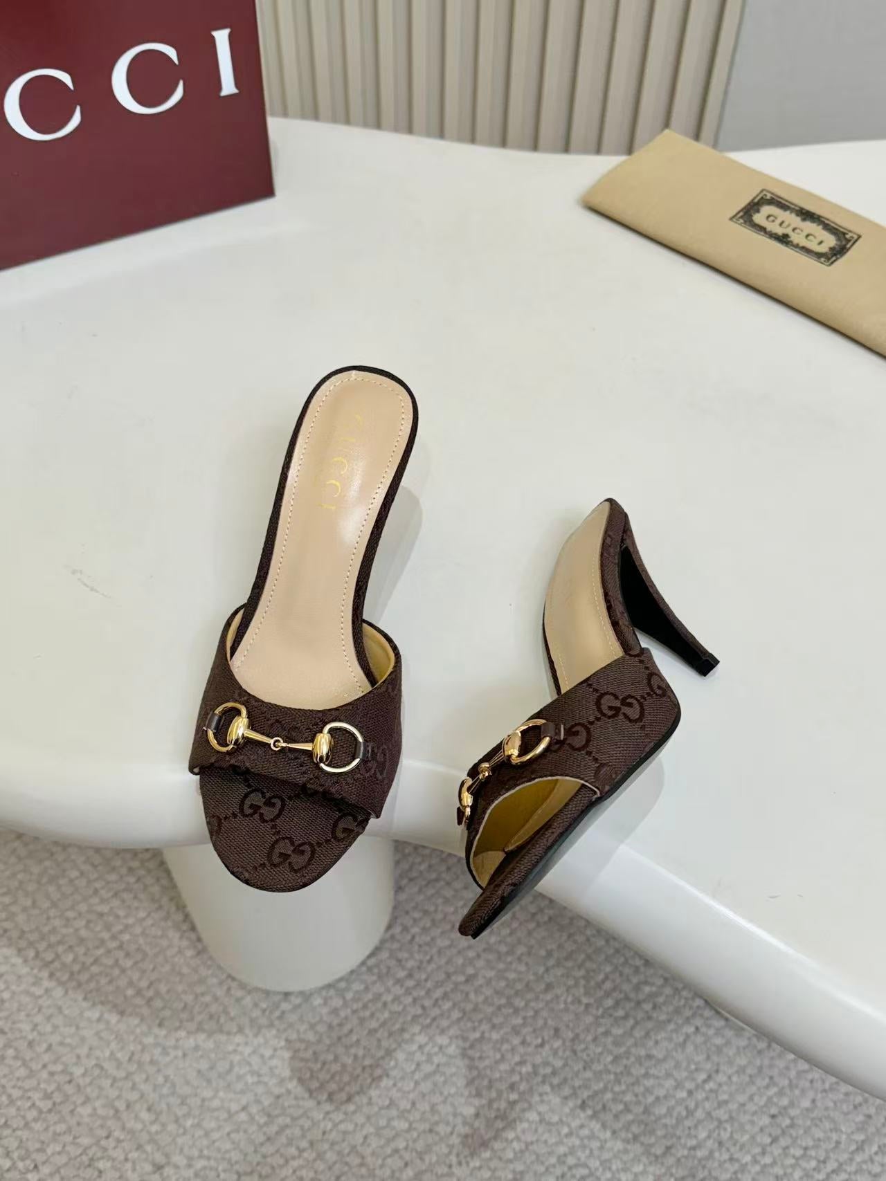 Z2R76B31 Popular high-quality canvas shoes