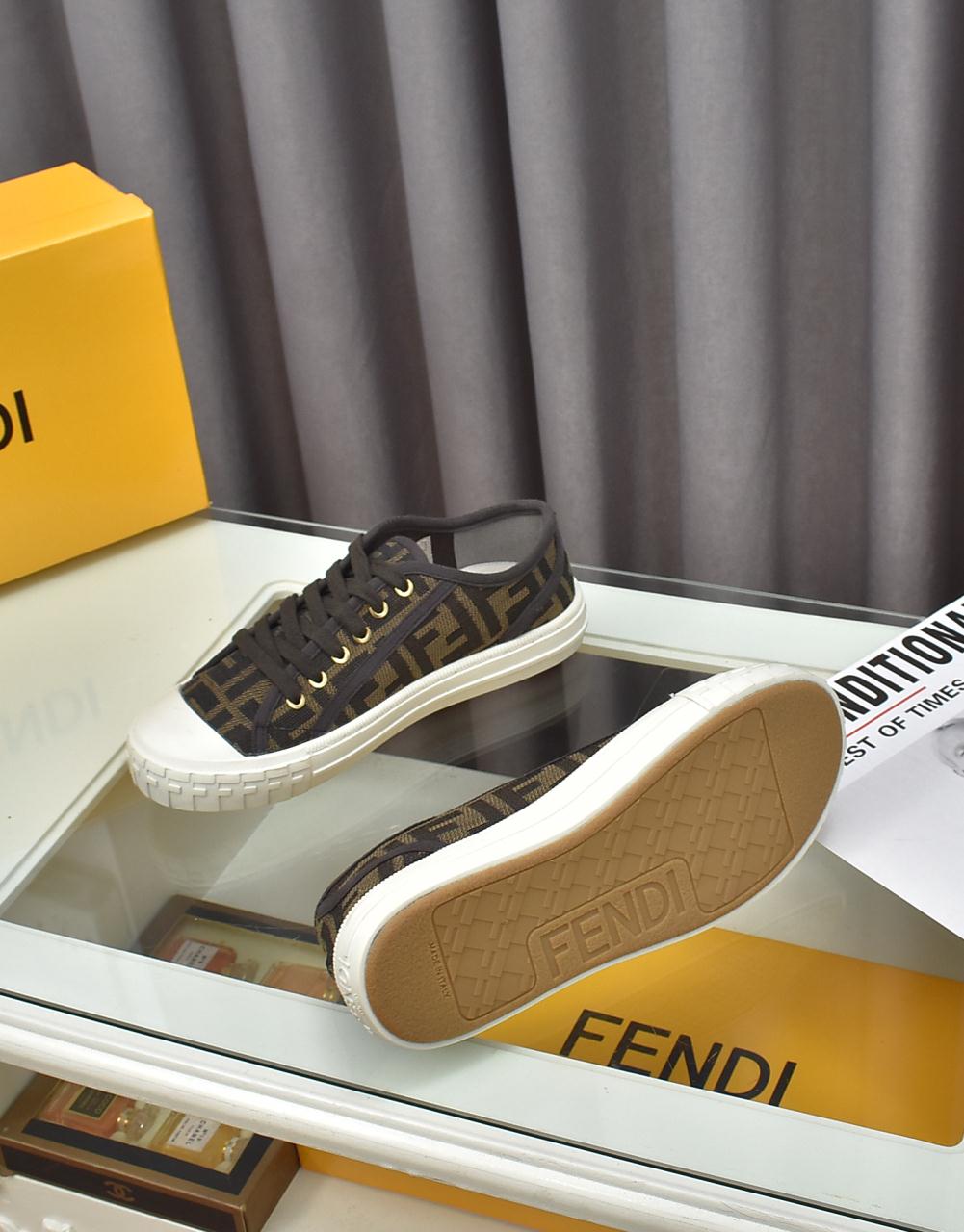 Z2YF2 Popular Sneakers