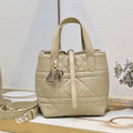 B1W15D17 Popular leather bag