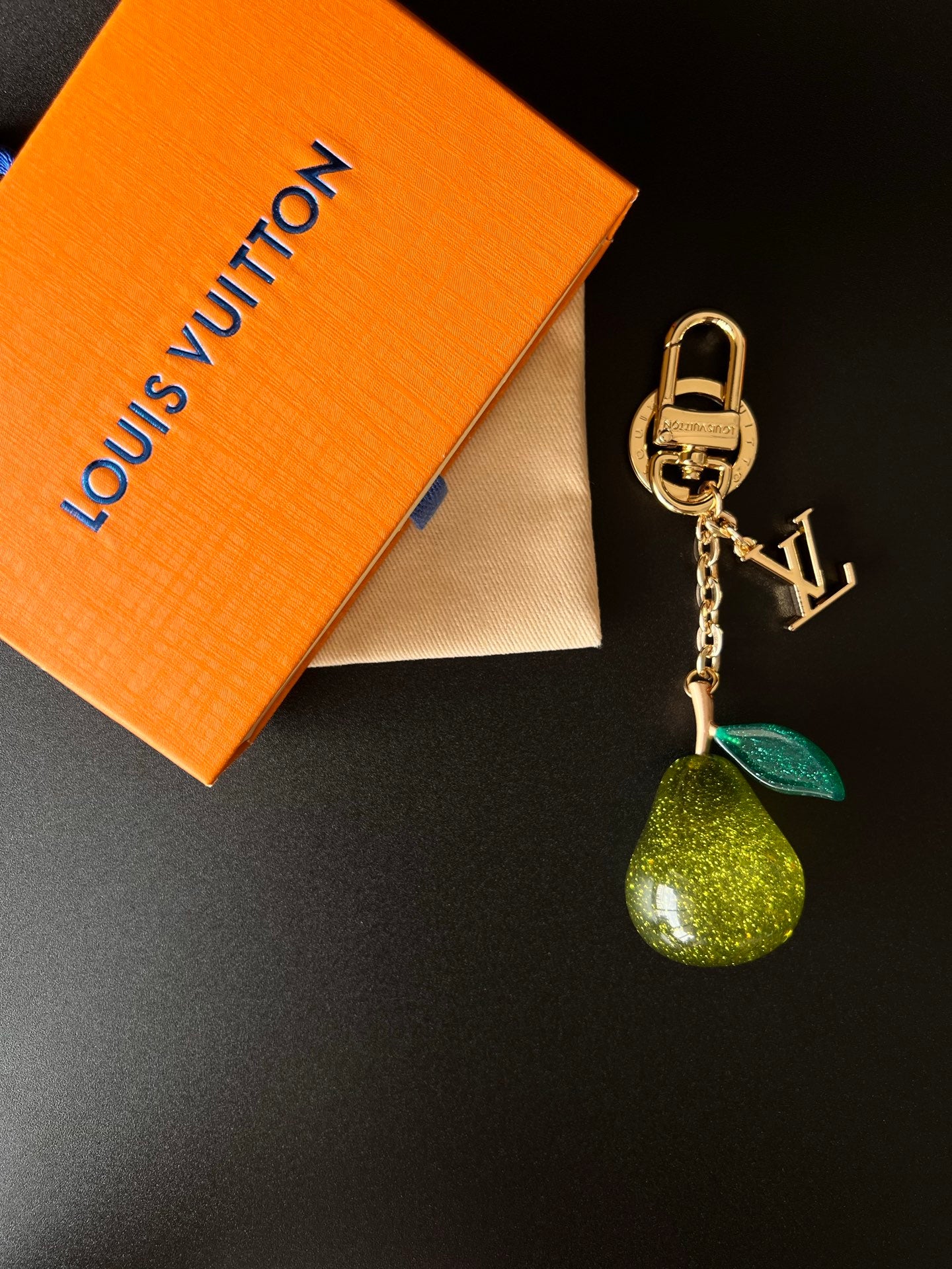 A1R76E55 Popular bag 's charms accessories