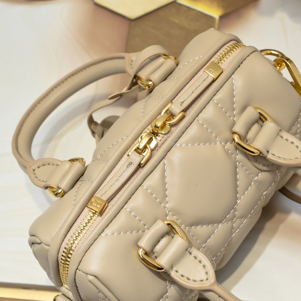 B1W15D32 Popular  leather bag
