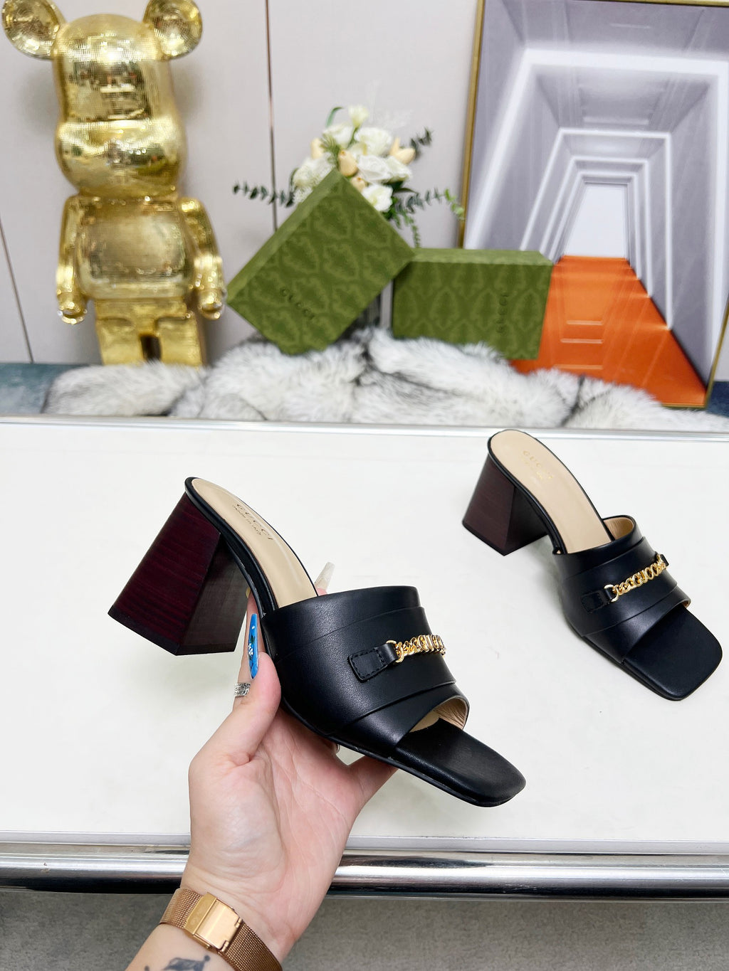 Z2N75B11  Popular leather High heels