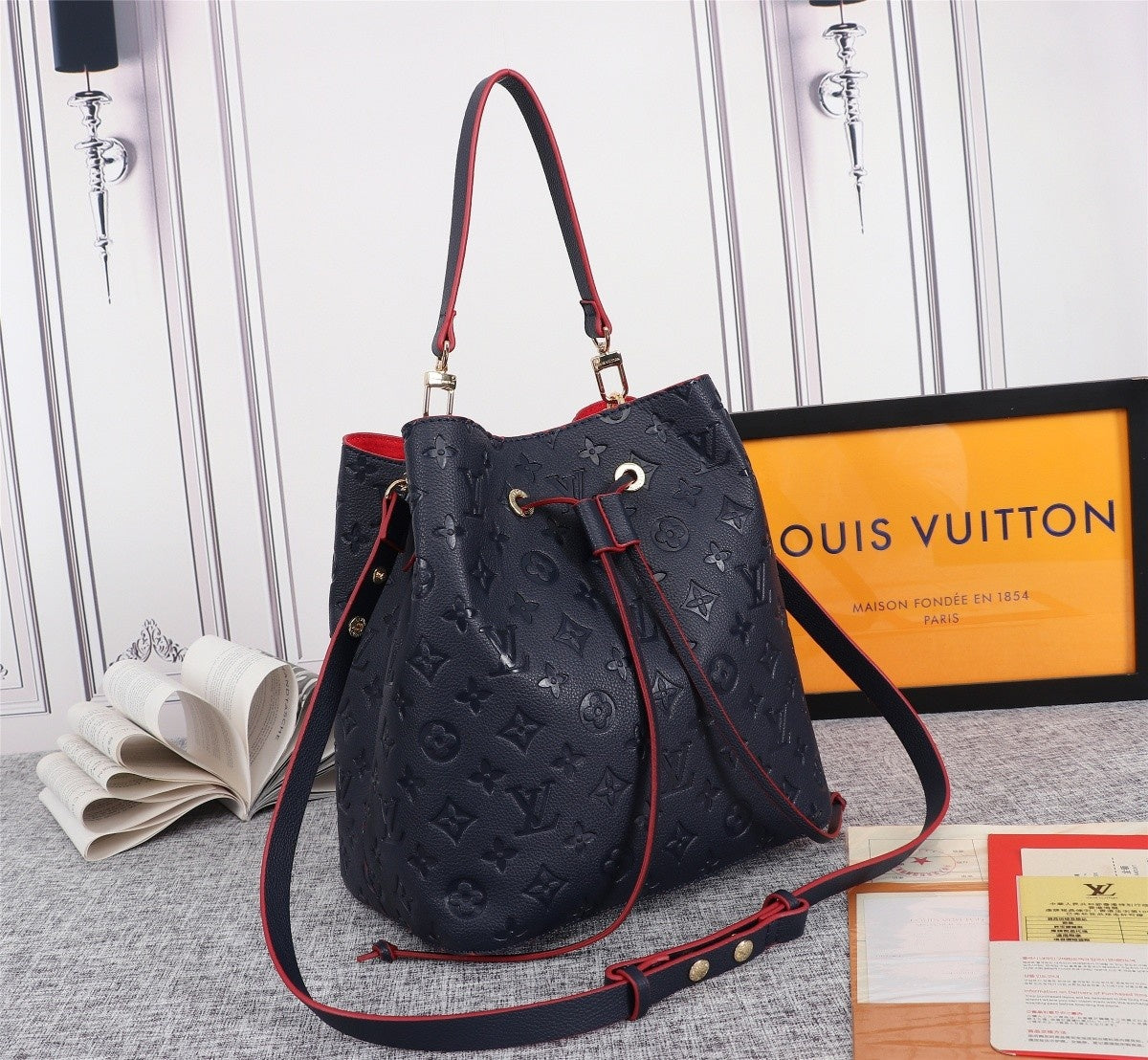 B12X73E60 Popular leather bag 