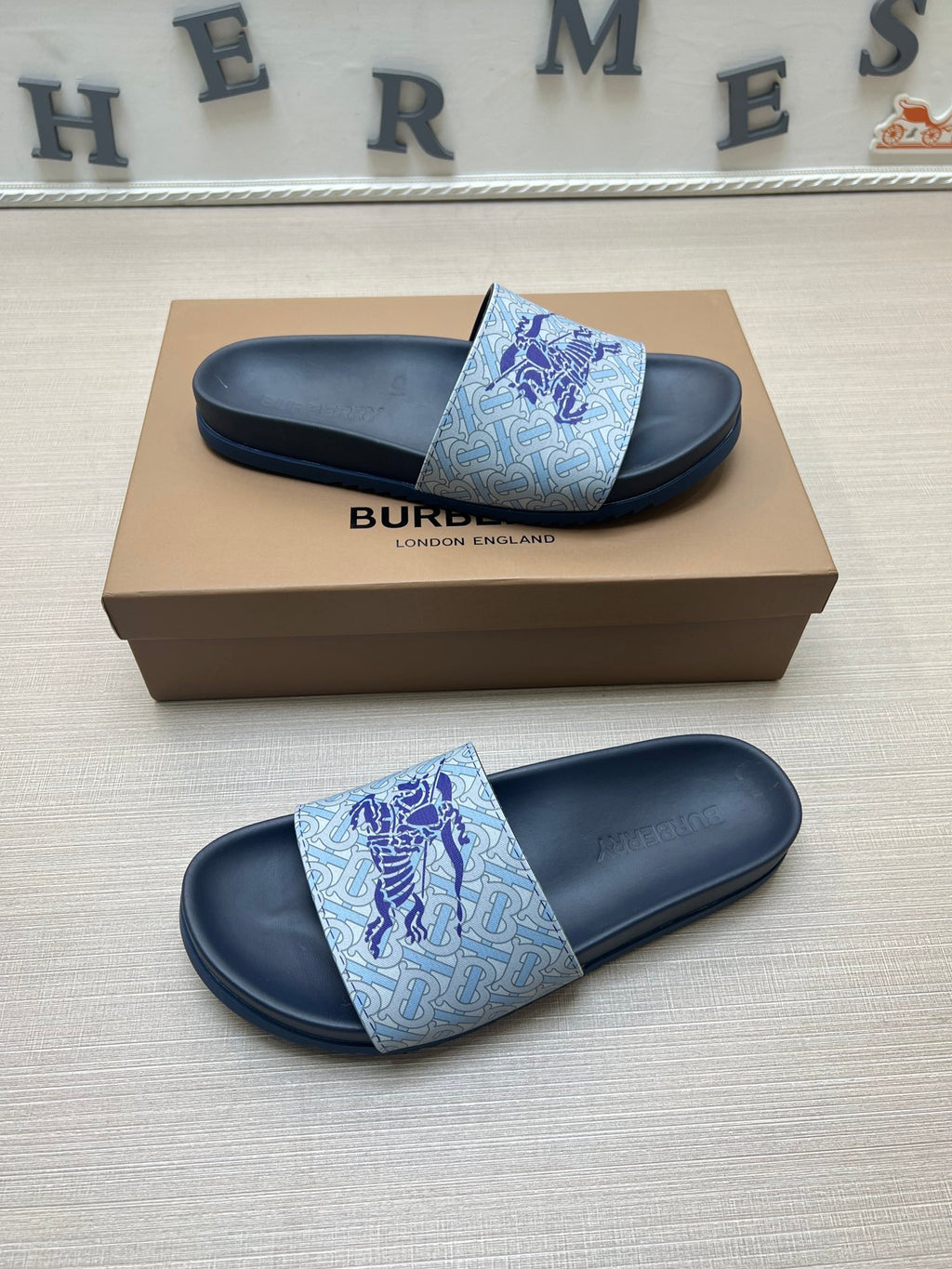 Z5ZR119 Popular slippers