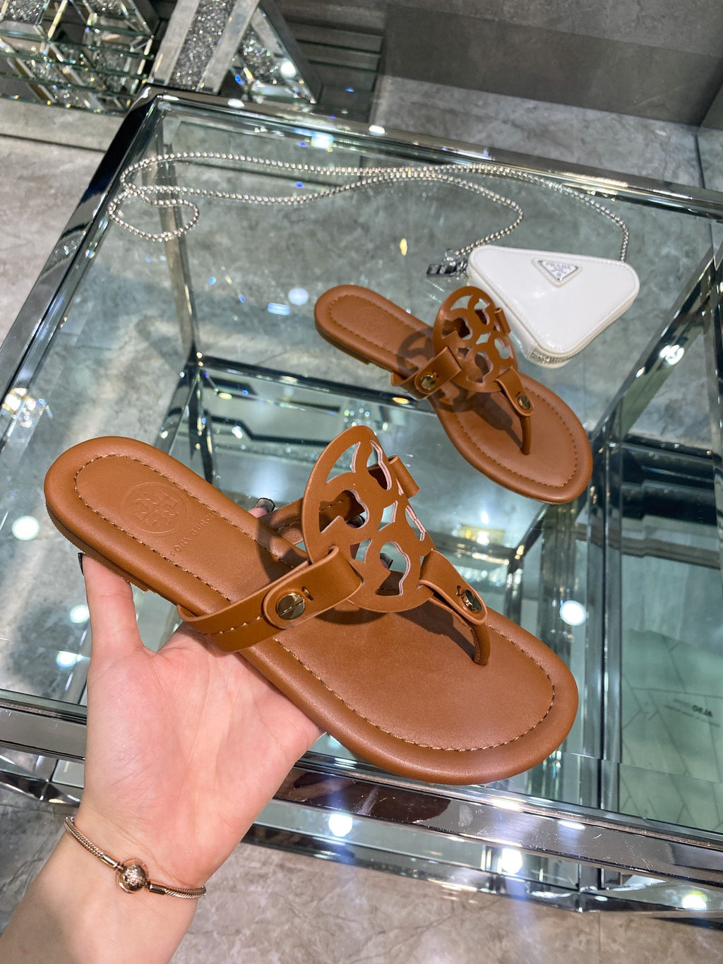 Z2Z85A3  Popular leather Shoes