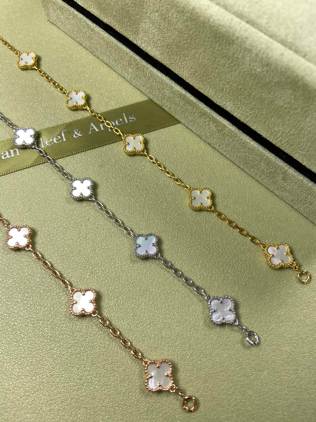 X5X94VA183K  Popular bracelets 6 flowers mini size 0.9cm flower