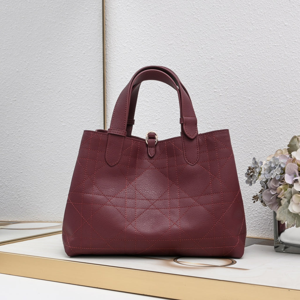 B1R76D42 Popular leather bag