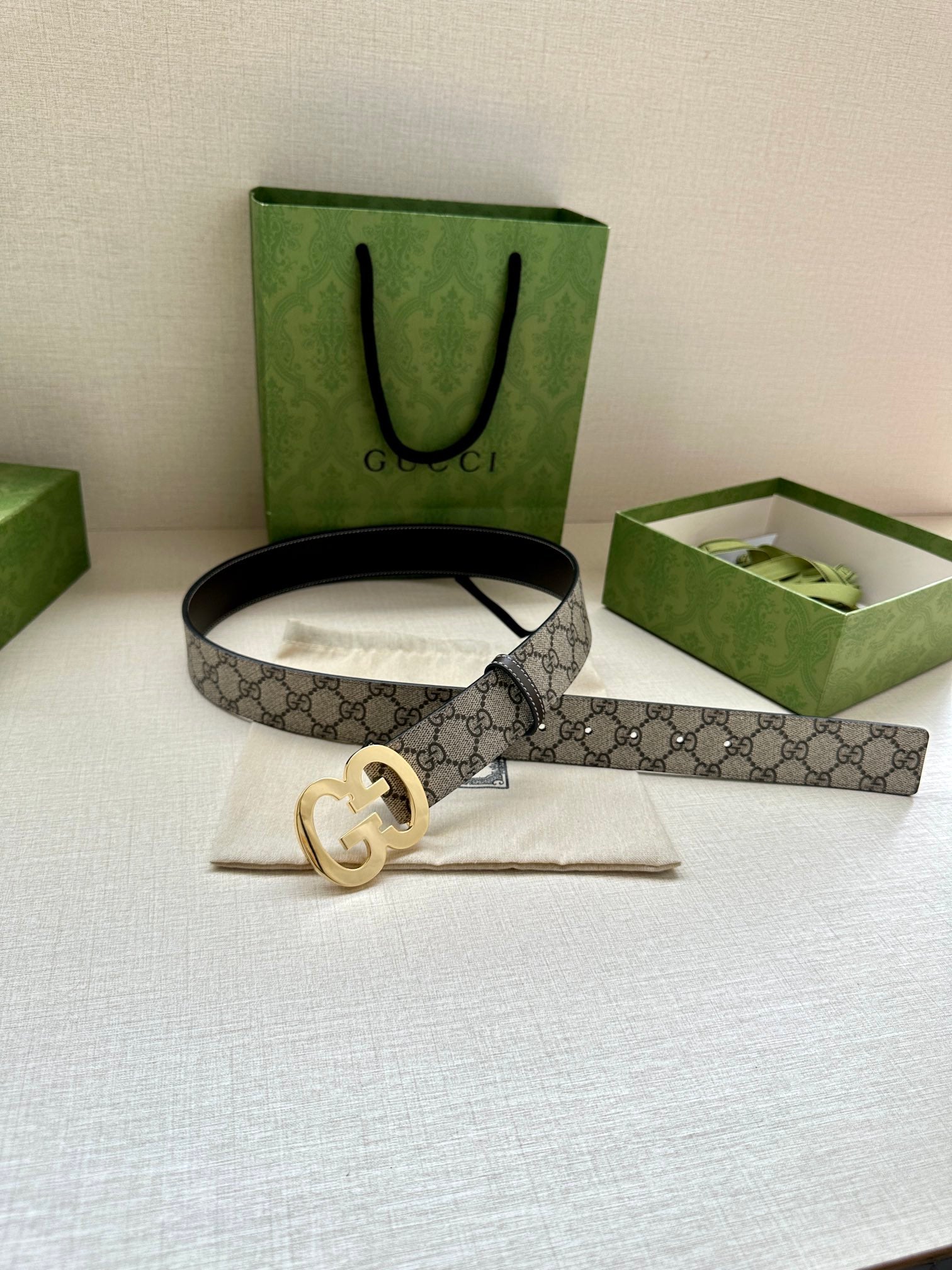 P1R55B210 Popular  High quality belt With full package