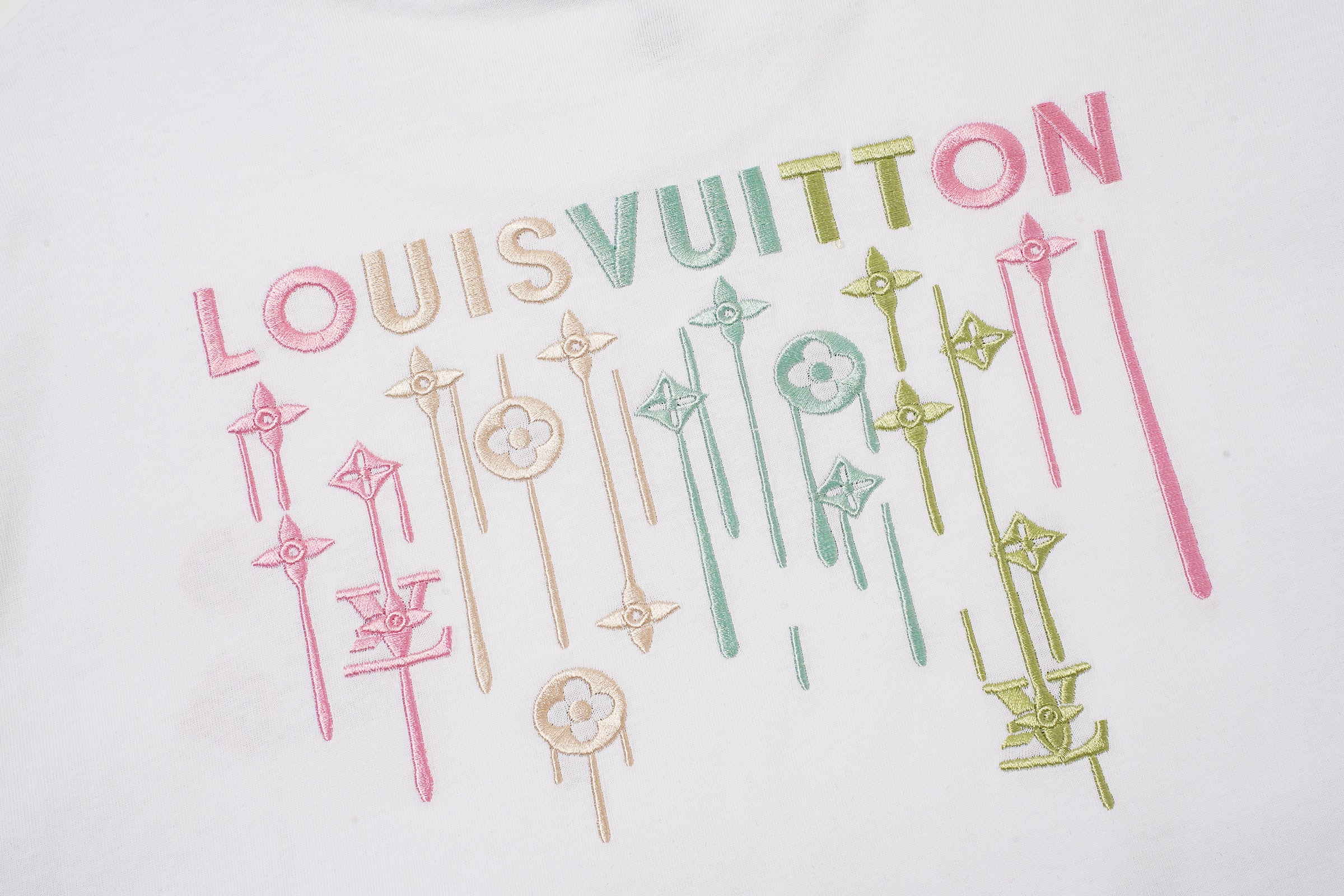U1R76E12 Popular T-shirts