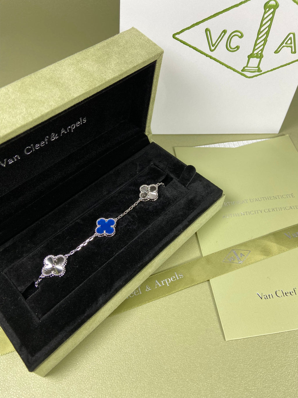 X5X94VA181K  Popular bracelets  5 flowers normal size1.5cm flower