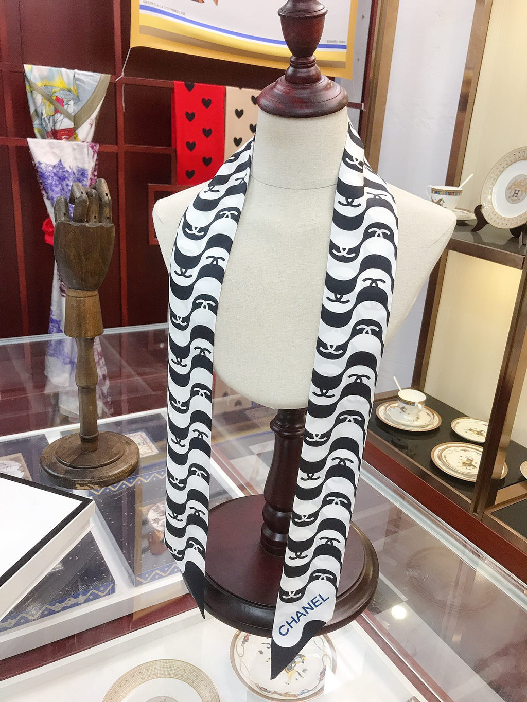 W1N46C9 Popular Silk Scarve