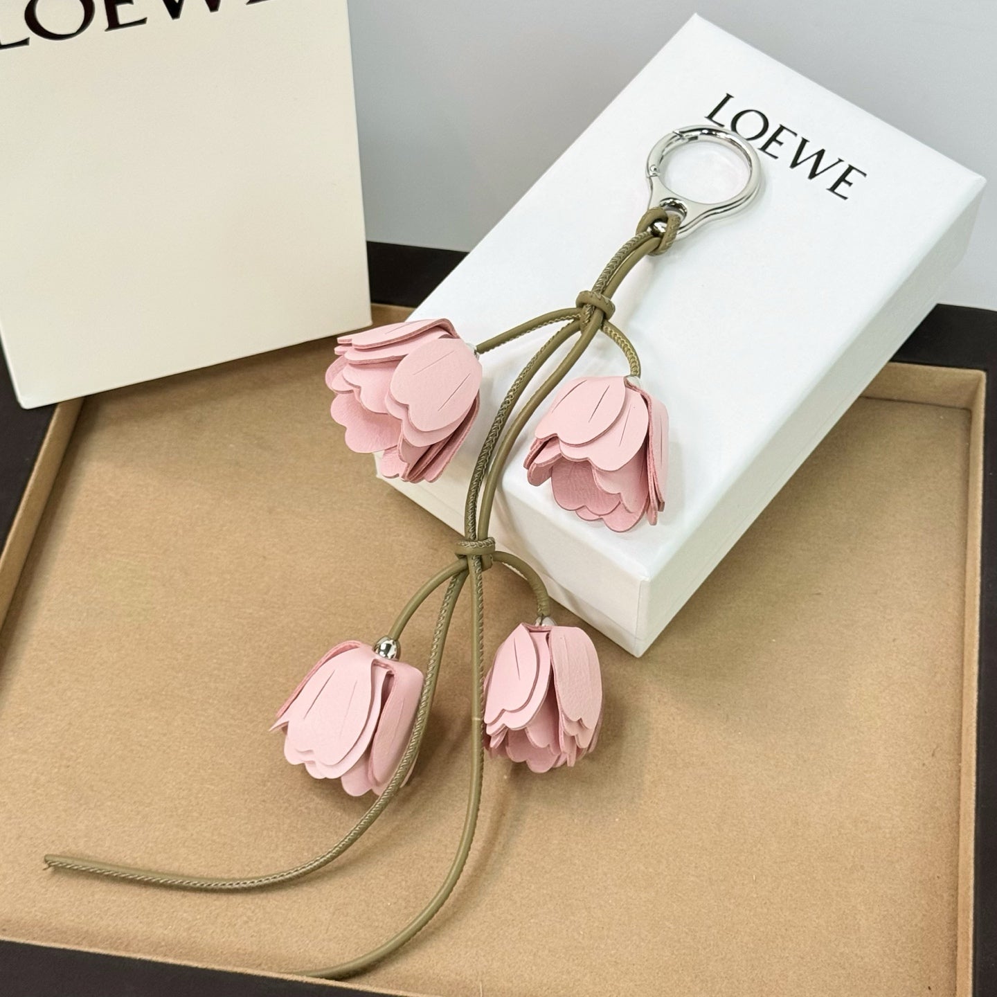 A1R76A04 Popular bag 's charms accessories