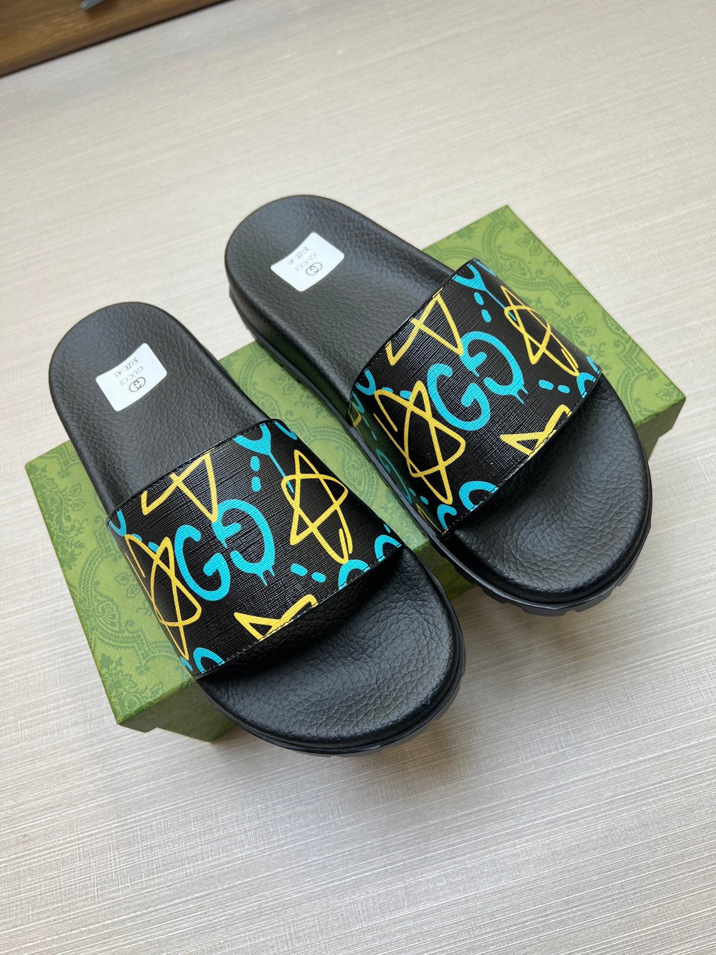 Z5X76B3 Popular slippers