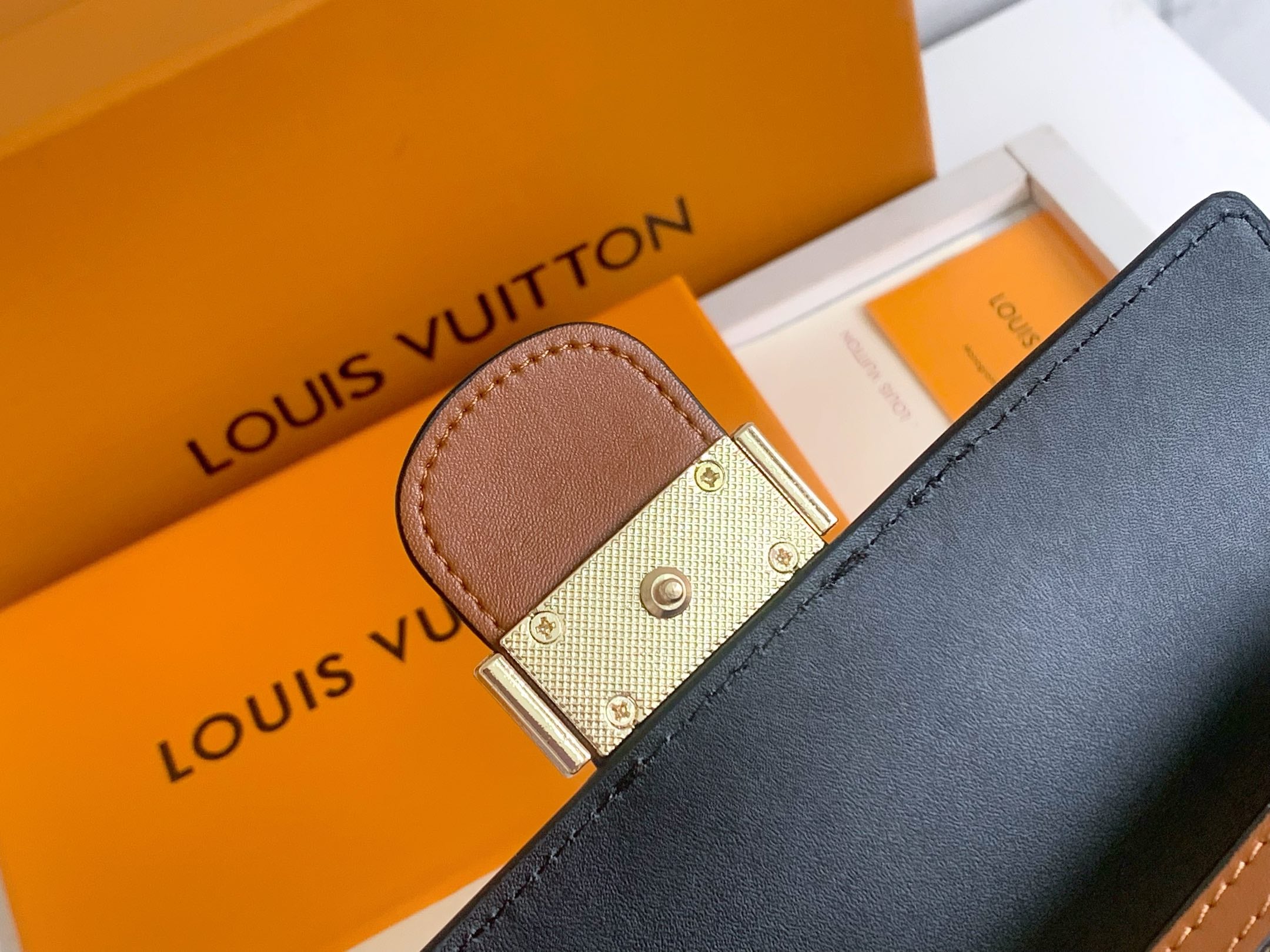B1N55E33 Popular   leather wallets