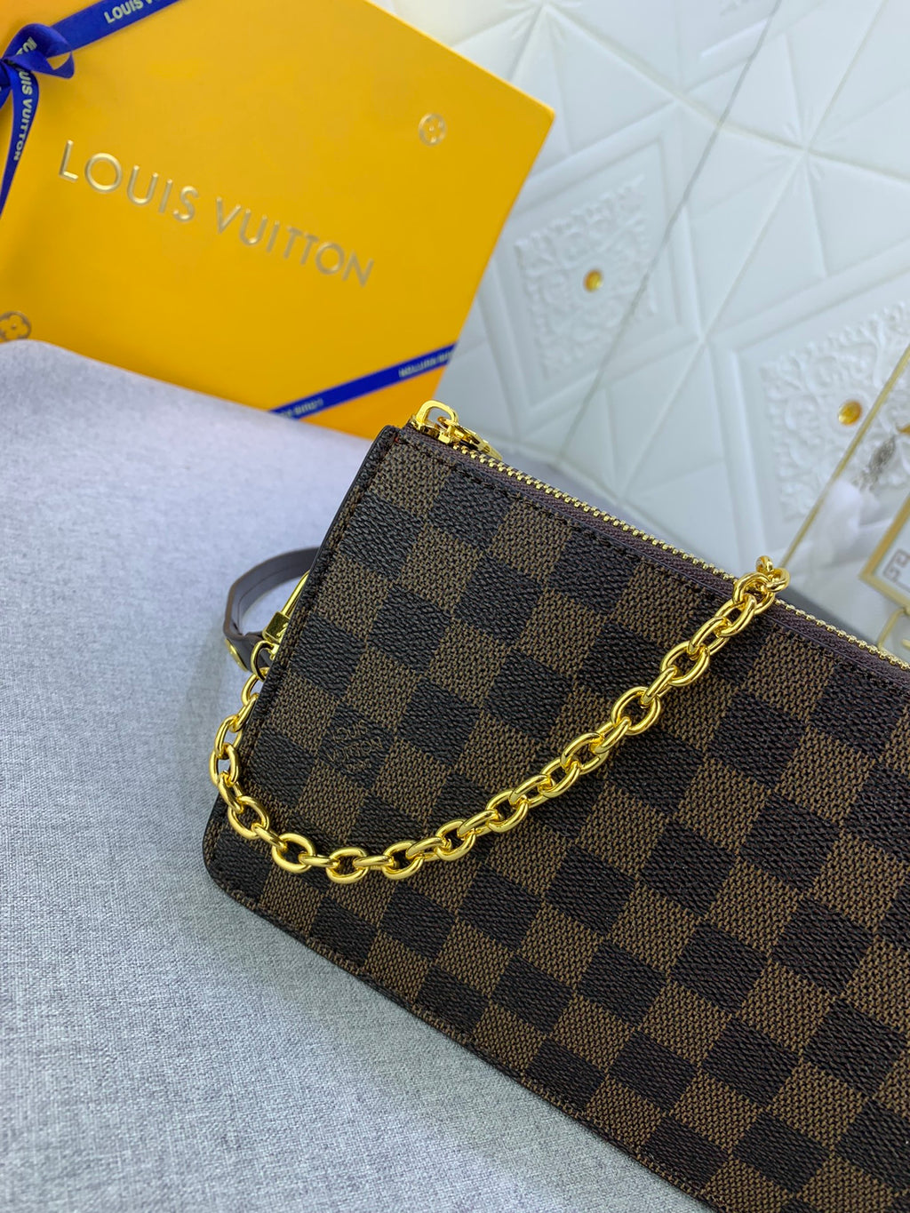 B1X34E275 Popular  leather bag 