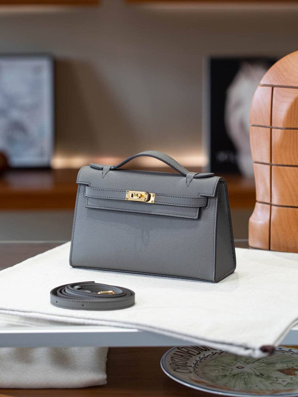 B1R66A4 Popular leather bag
