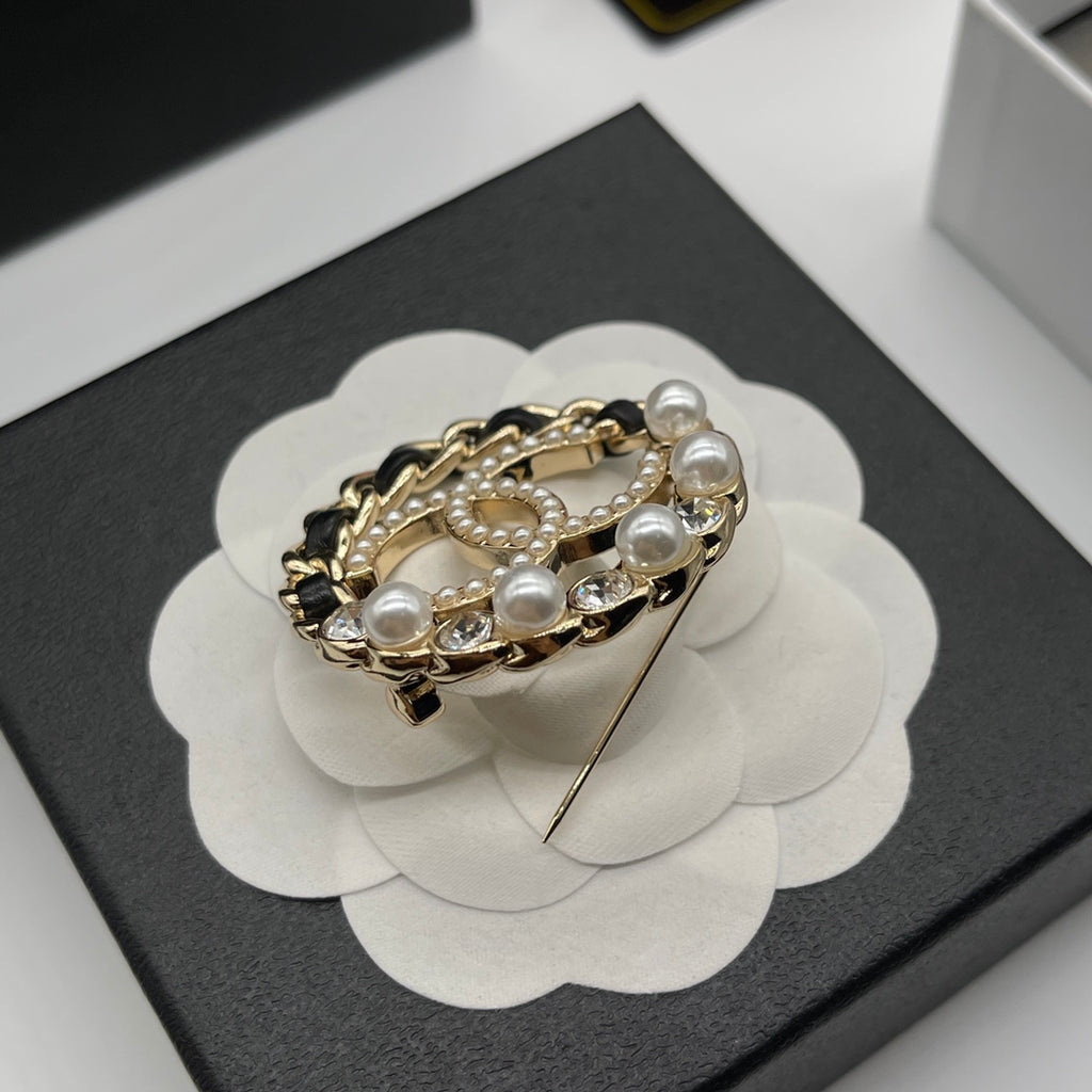 X1ZC893    Popular Brooch