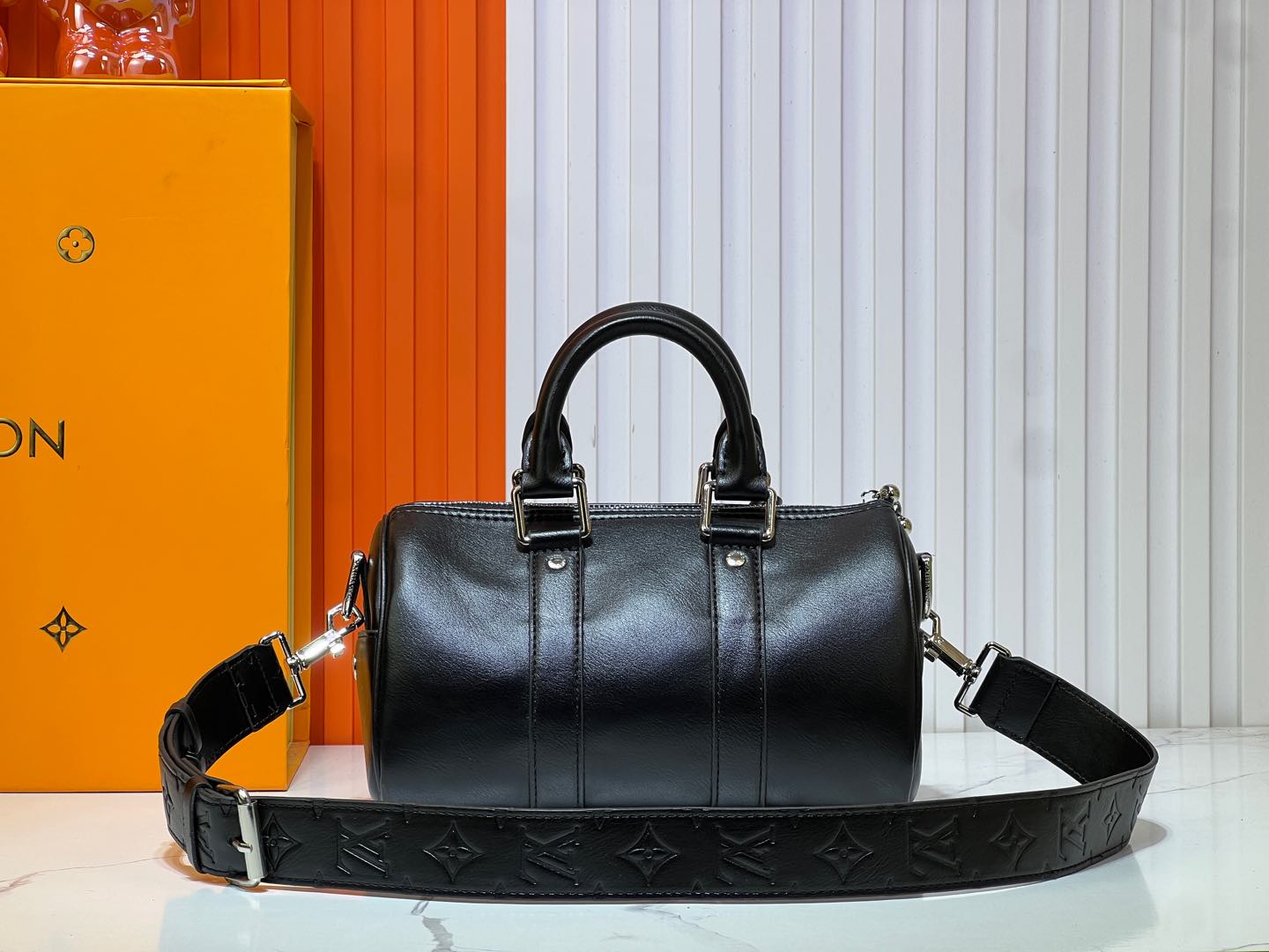 B1W15E39 Popular  leather bag