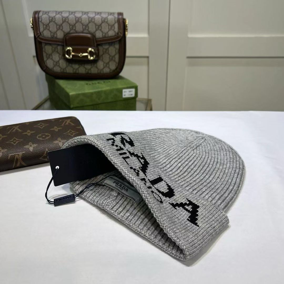 M1R86P82 Popular hats