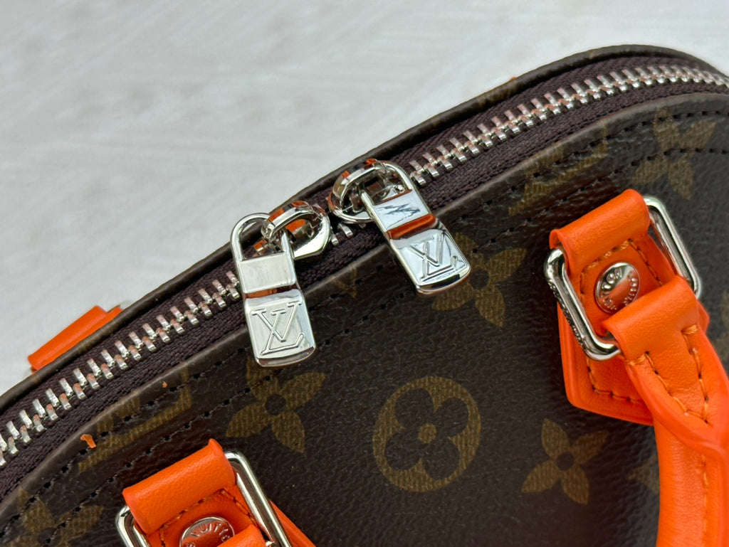B1X55E20 Popular leather bag