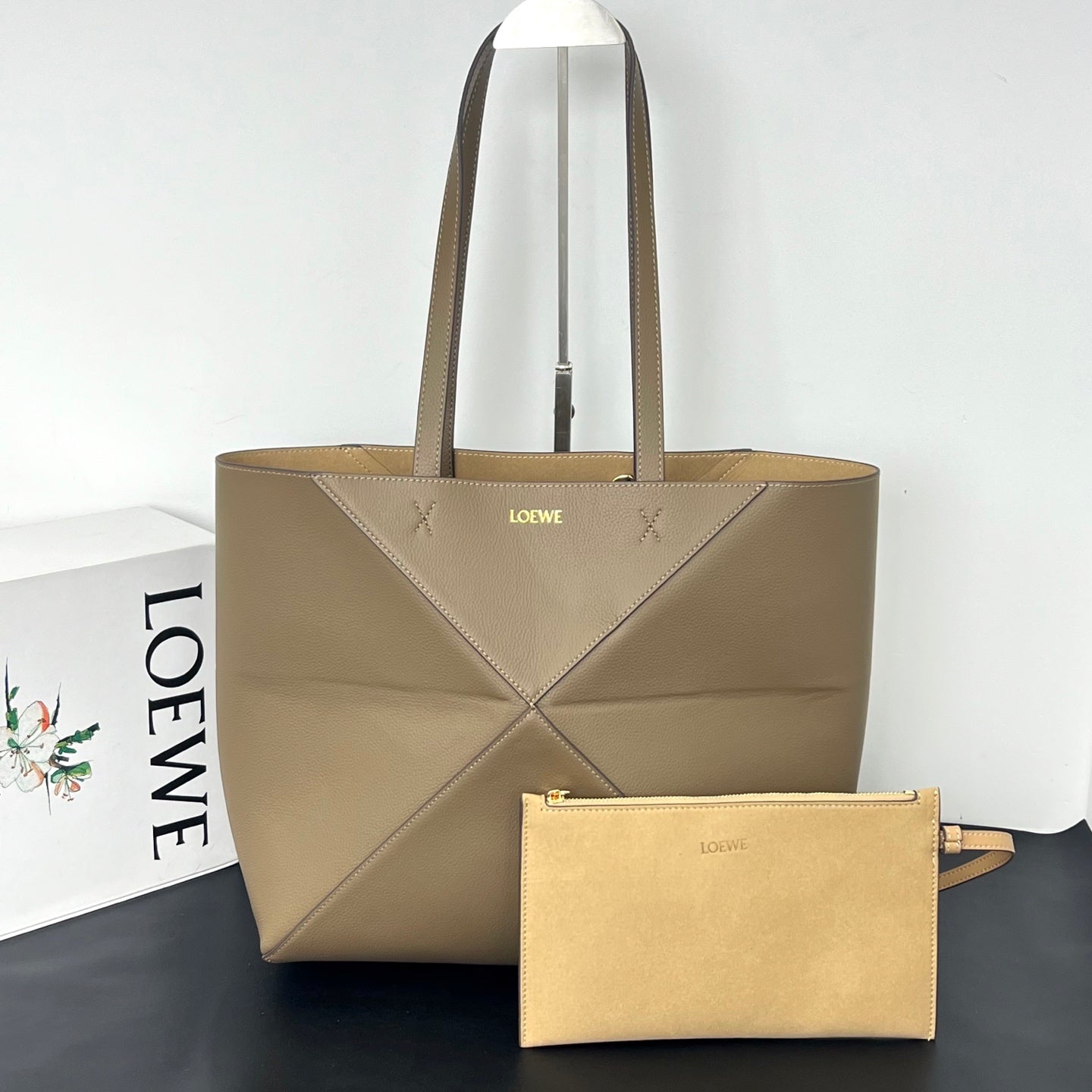 BB1R46A6 Popular leather bag