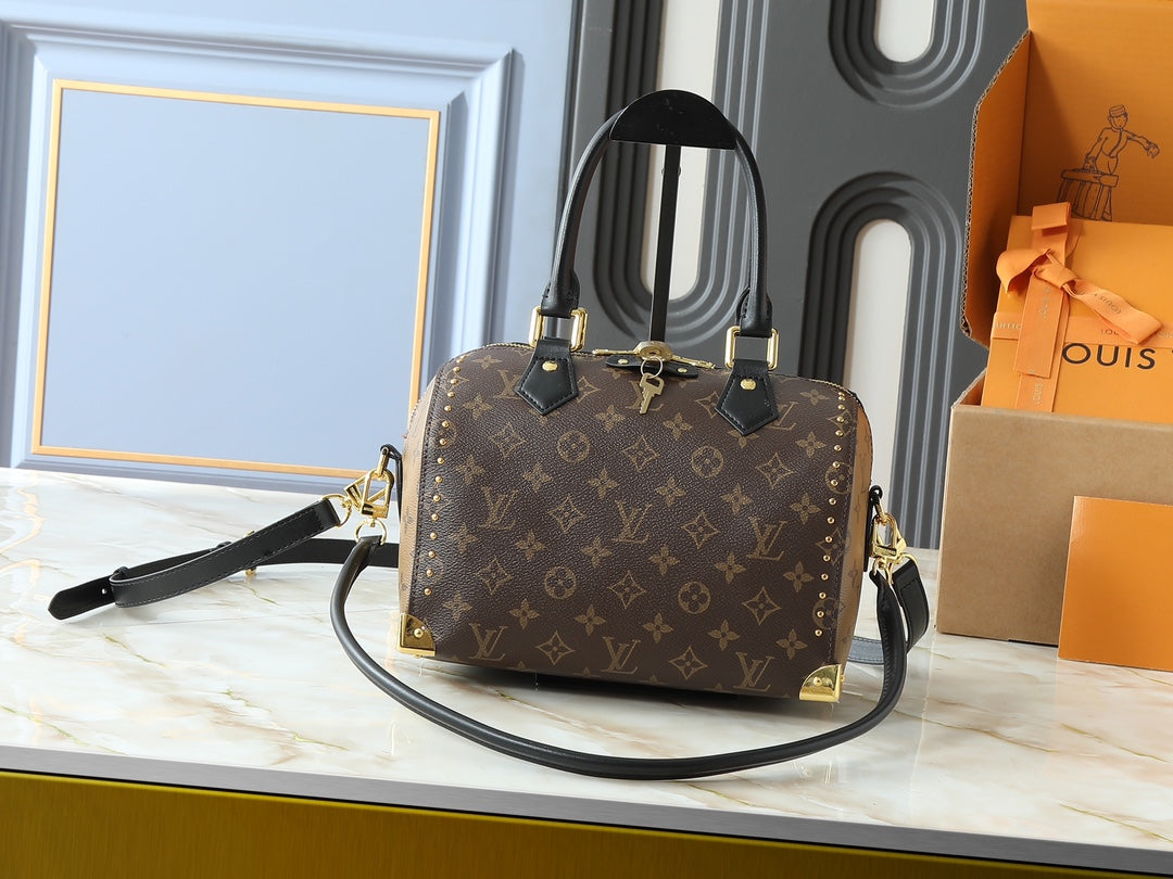 B1R15E52  Popular   leather bag