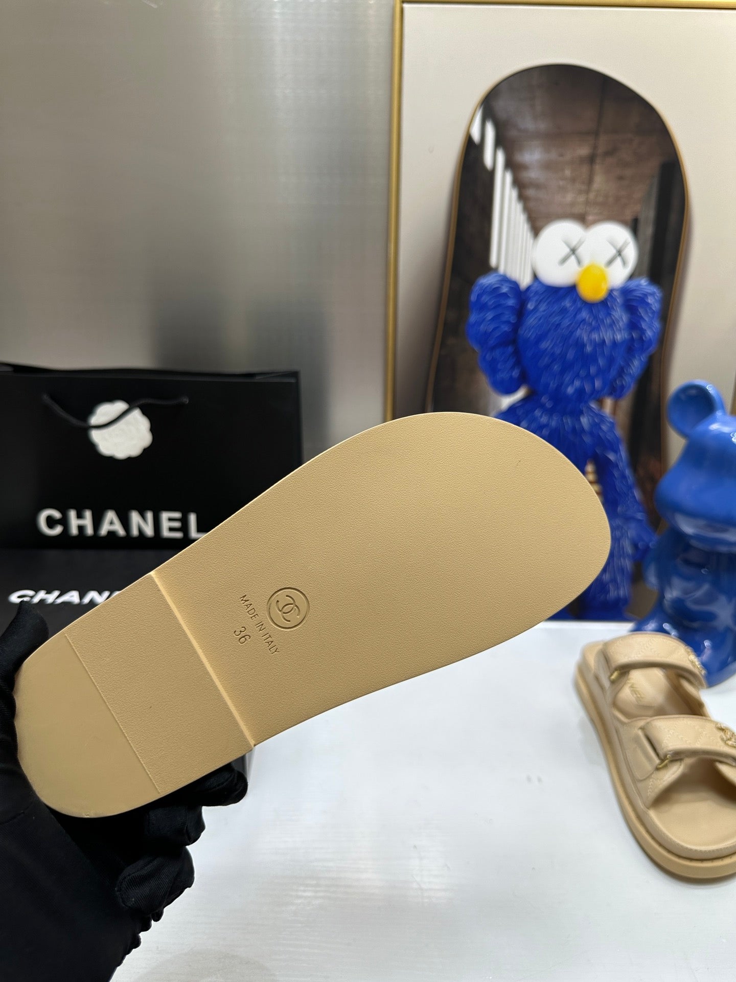 Z1R45C1  Popular sandals