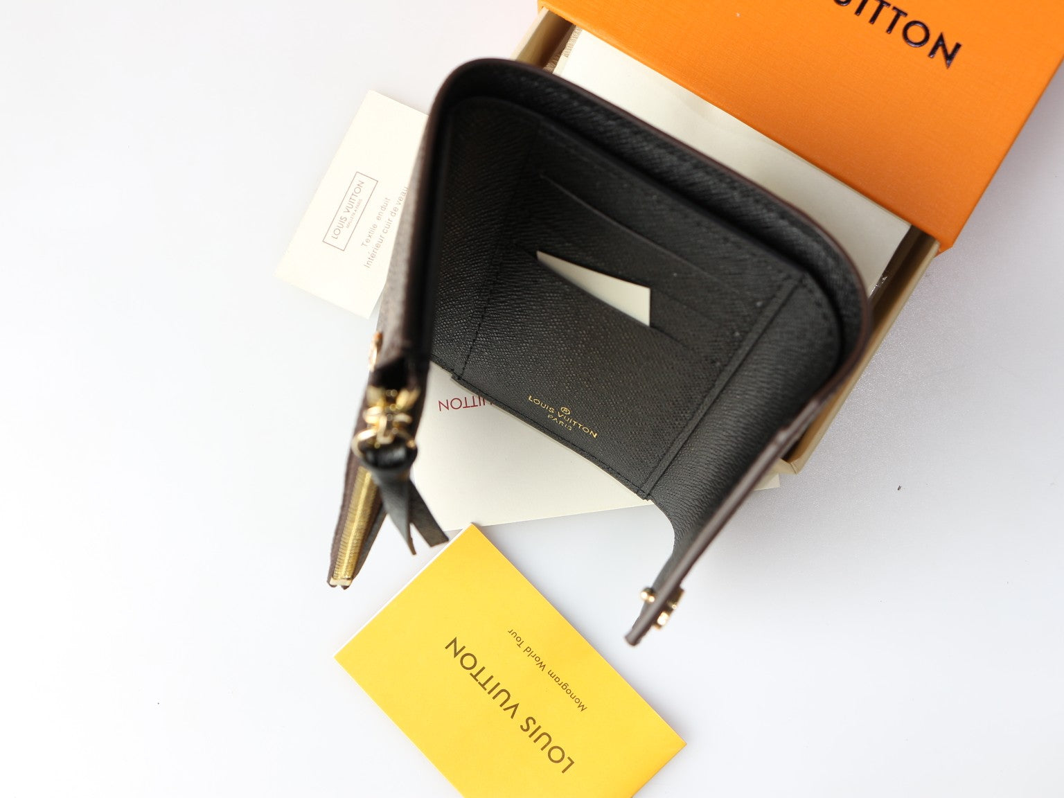 B1R15E124 Popular leather Wallets