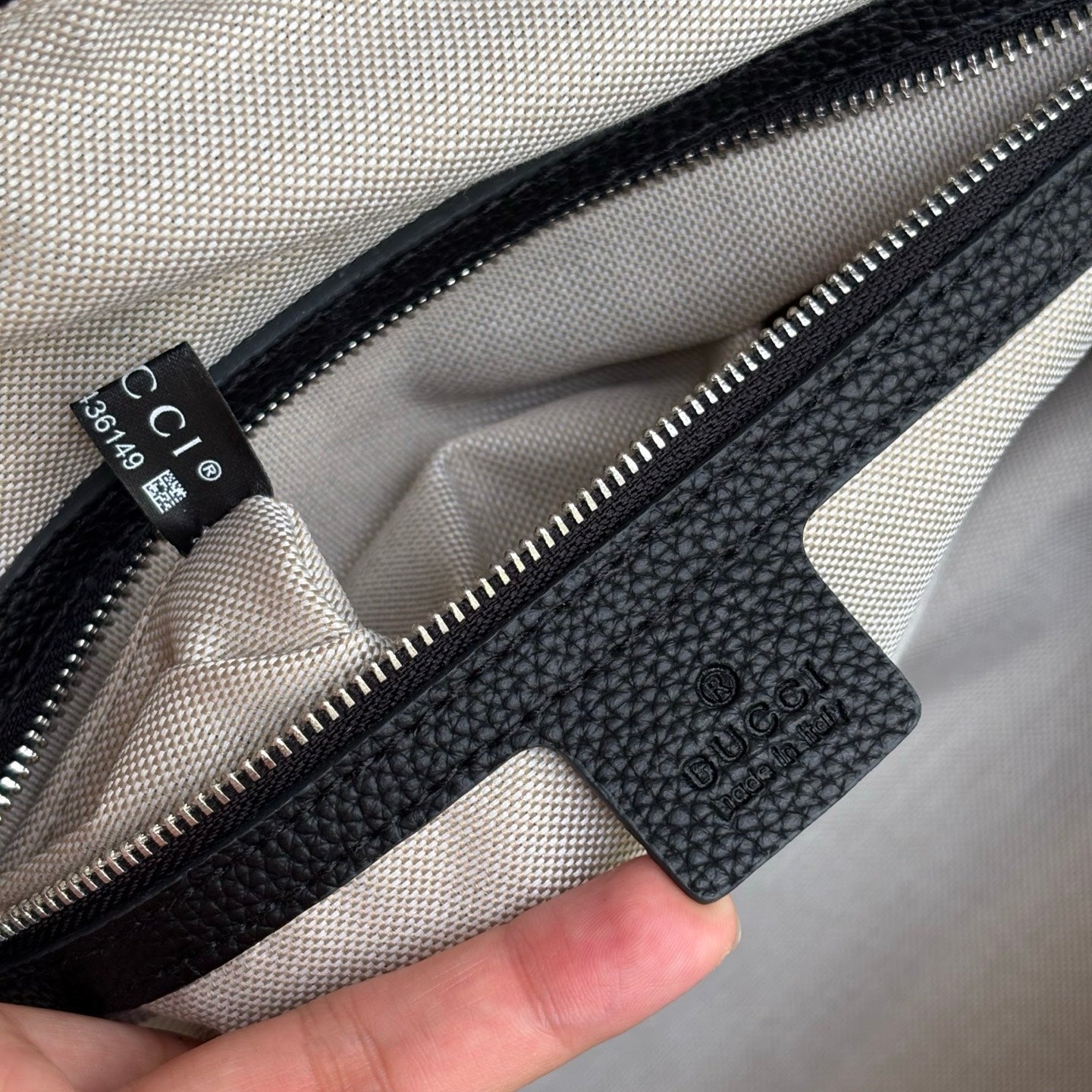 B1N66B11 Popular Luggage bags