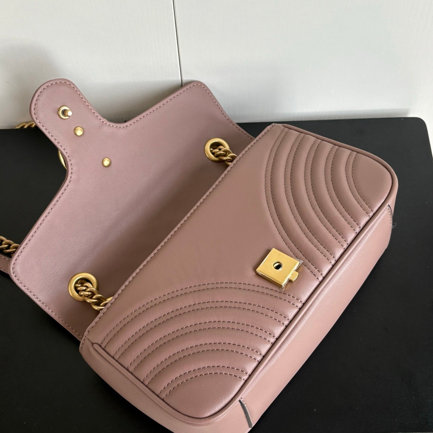 B1P36B69 Popular leather bag