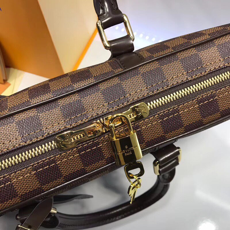 B1N67E14 Popular leather bag
