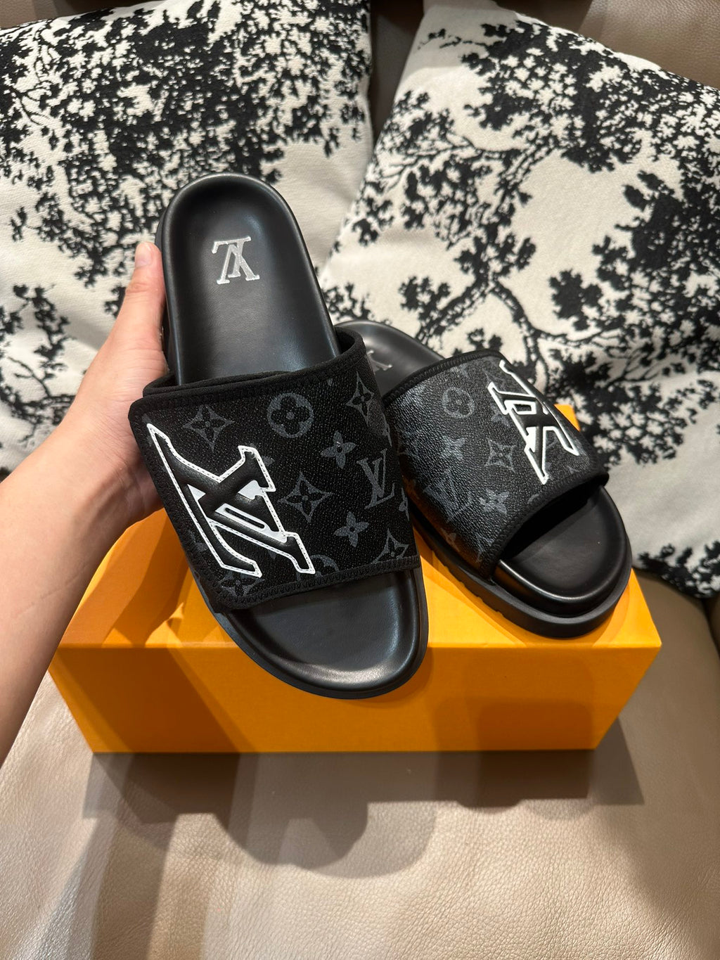 Z2Z85E28  Popular leather Shoes