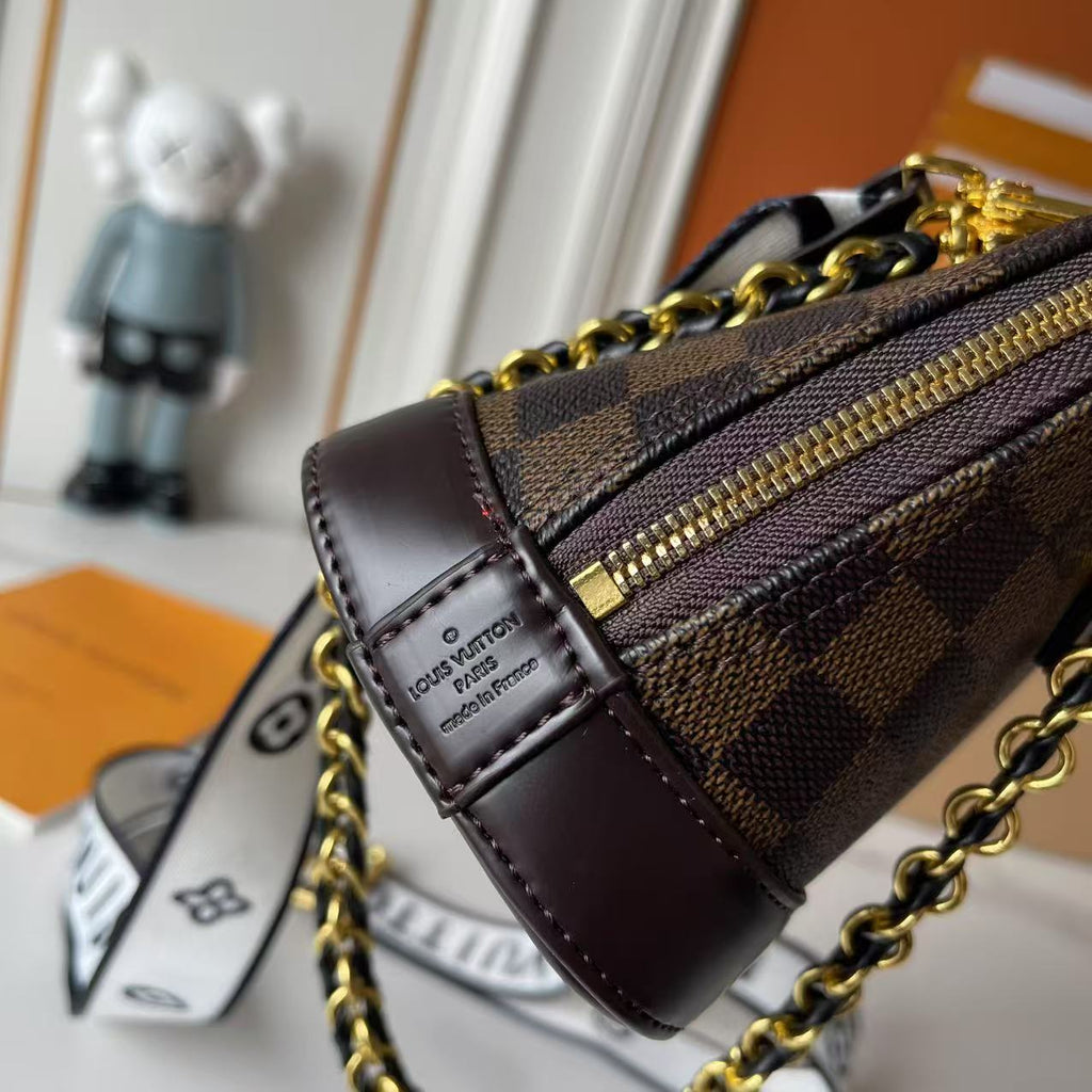 B1P46E95 Popular leather bag