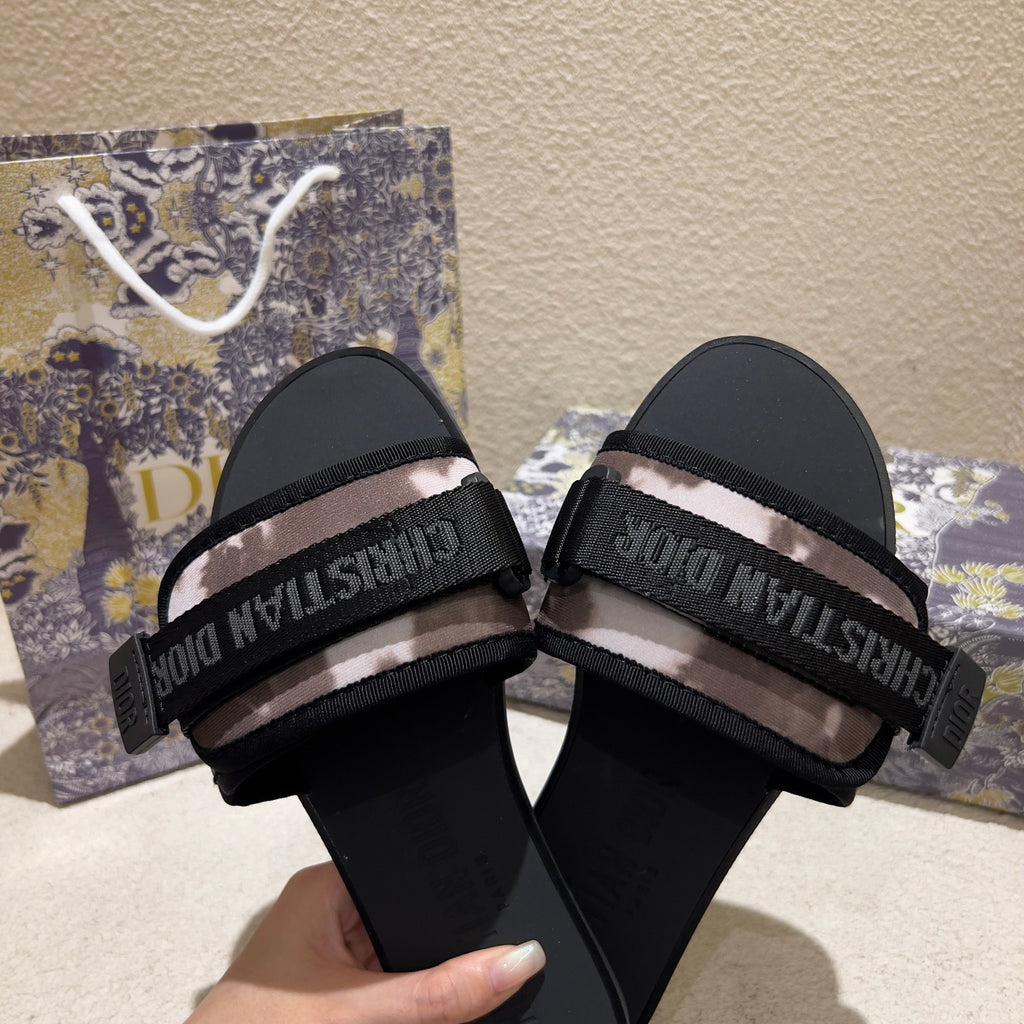 Z1ZD18 Popular slippers