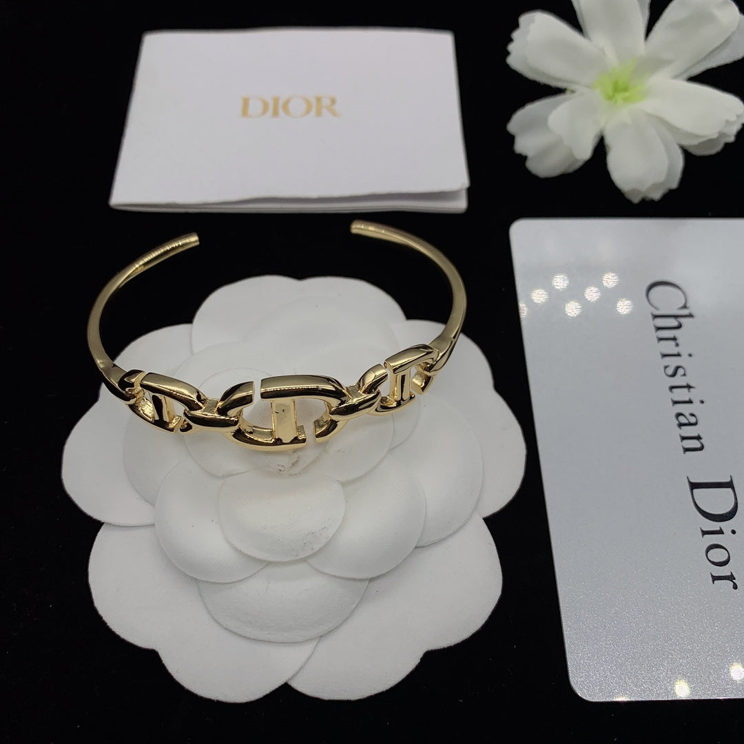 X1Y93D465K  Popular Bracelets