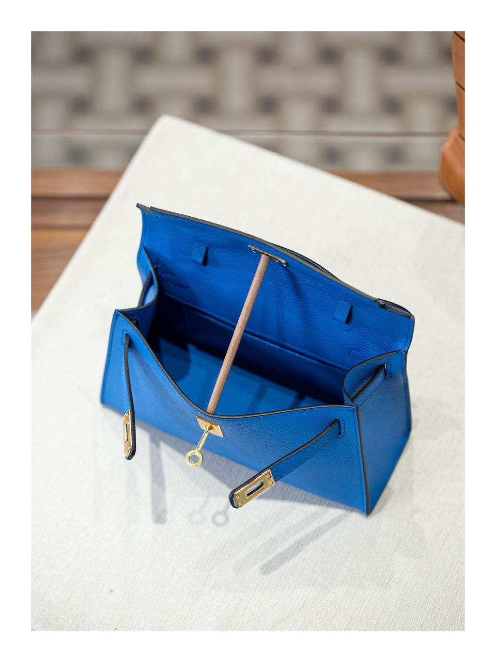 B1R66A7 Popular leather bag