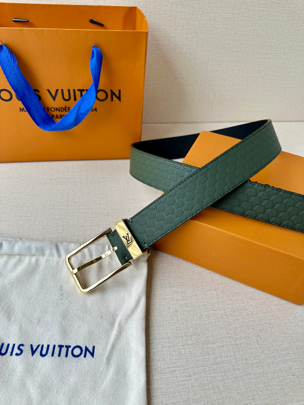P1R55E222 Popular  High quality belt With full package