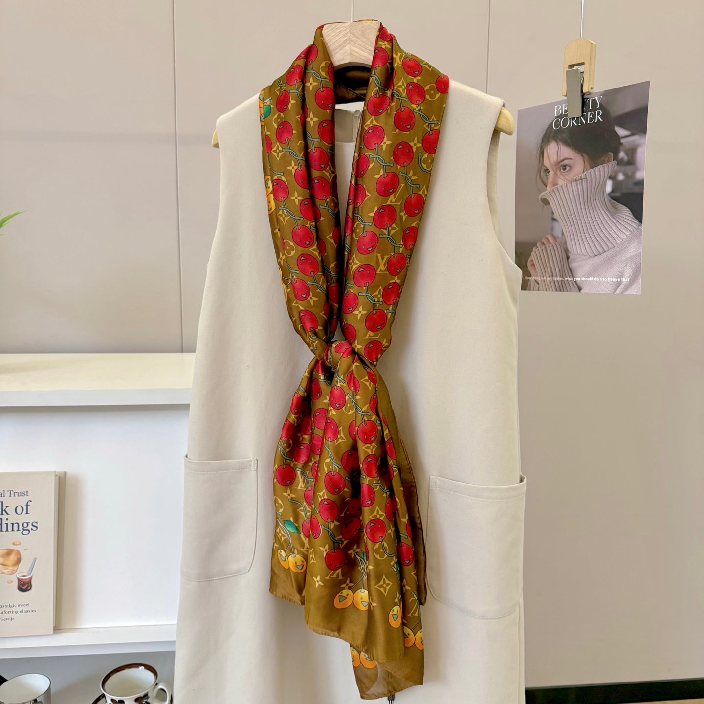 W1Z35E199  Popular Silk Scarve