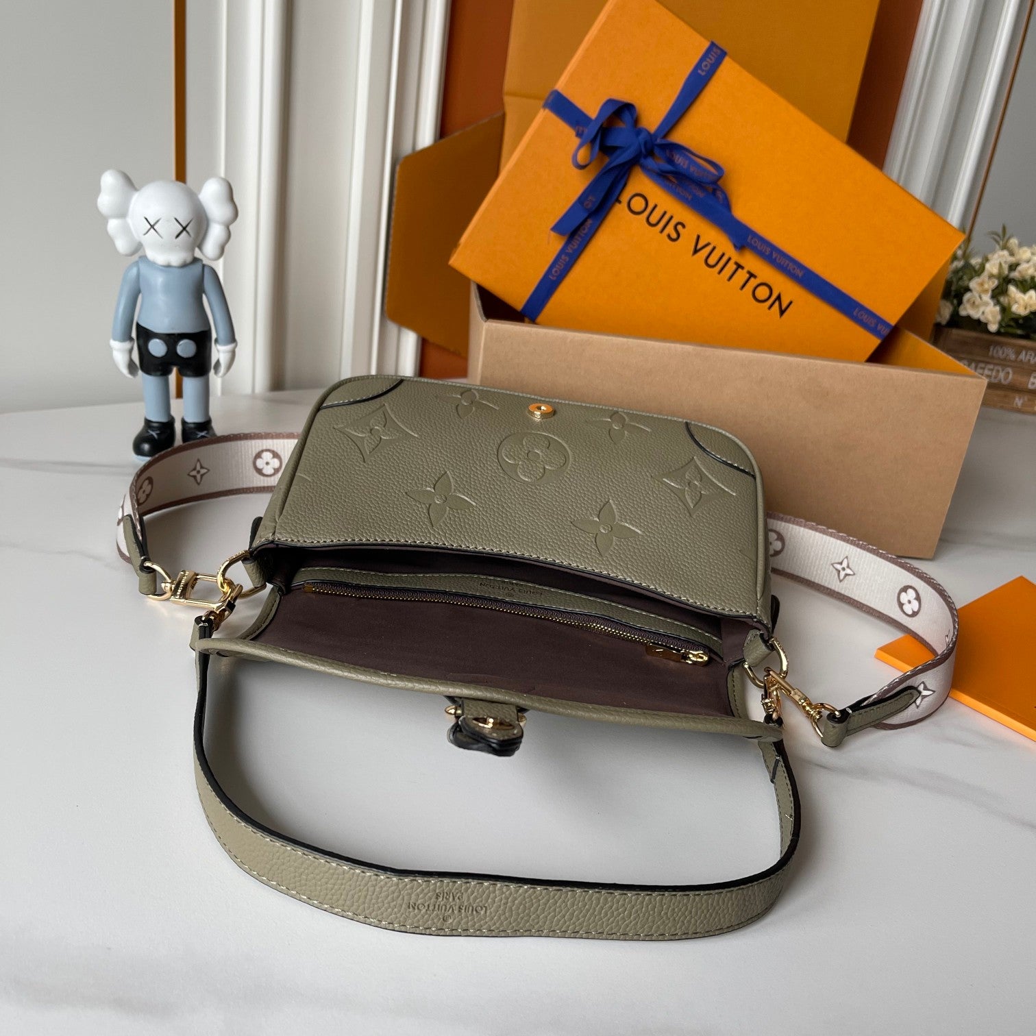 B1P36E38 Popular leather bag