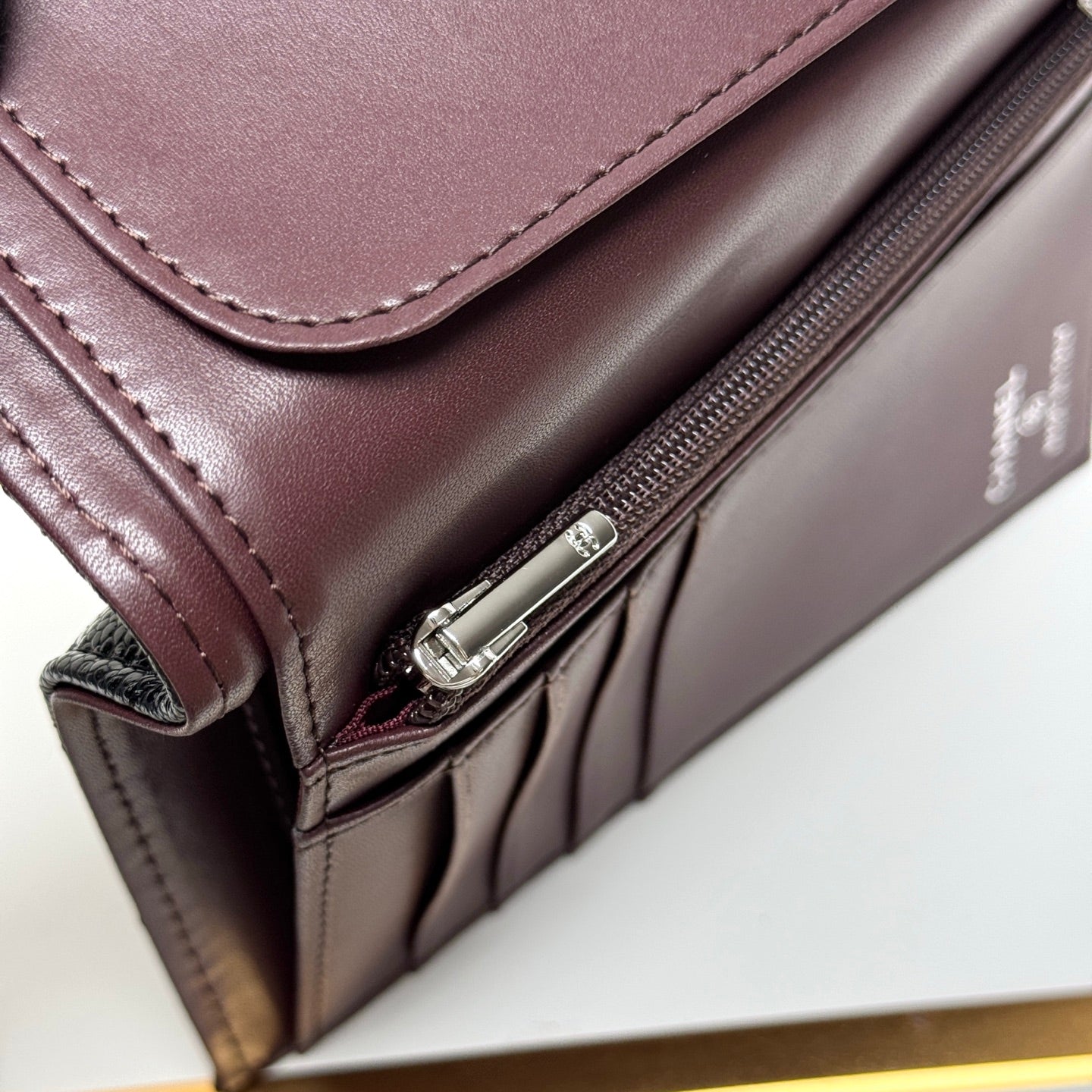B1P36C126 Popular leather bag