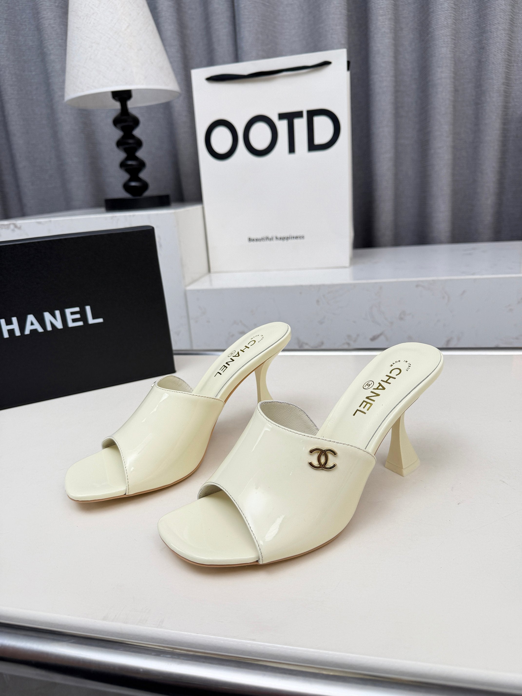 Z2X66C46 Popular leather High heels