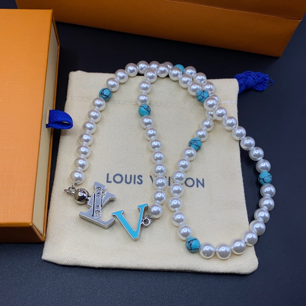 X1Q85E341X Popular Necklaces. Bracelets