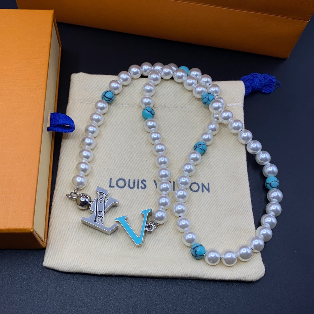X1Q85E341X Popular Necklaces. Bracelets