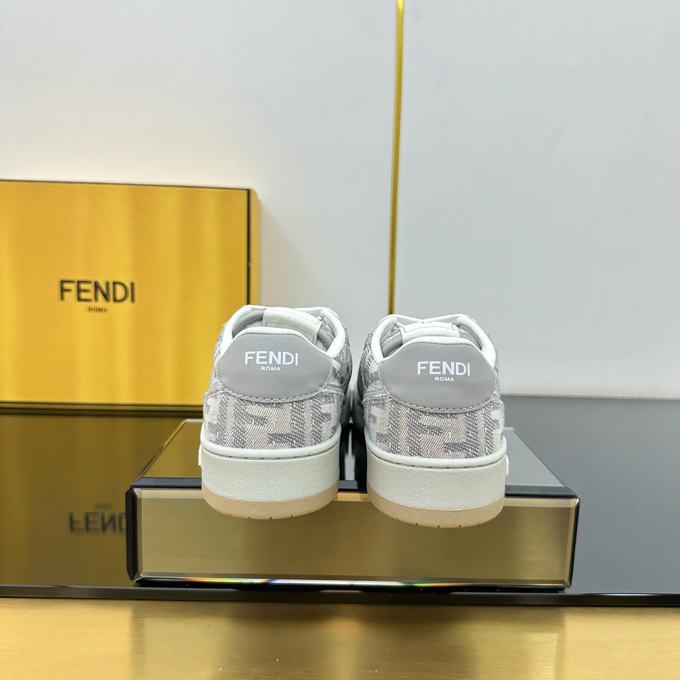 Z2Q105F420 Popular high-quality Shoes