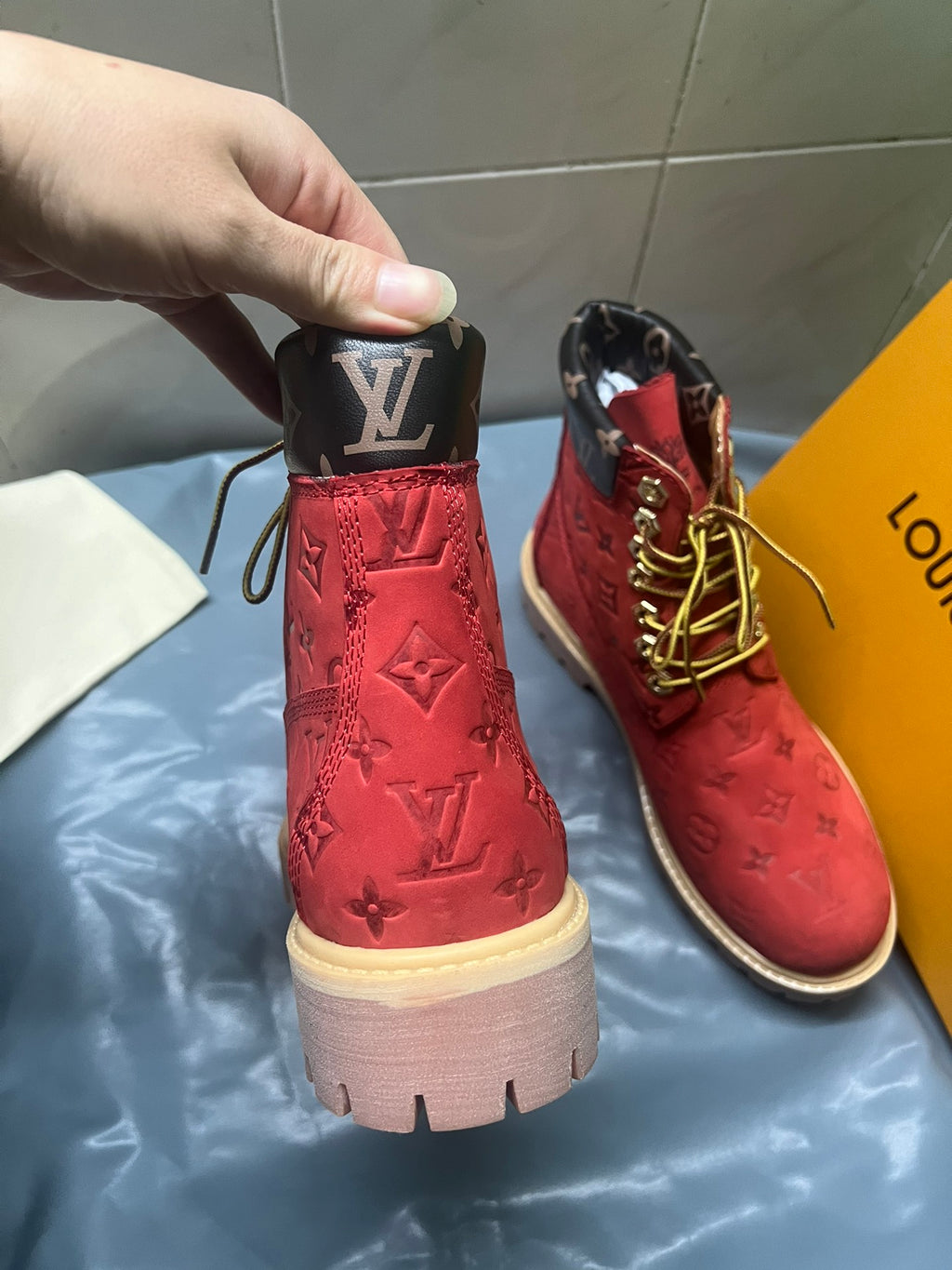 Z2Q105E382 Popular high-quality leather Boots