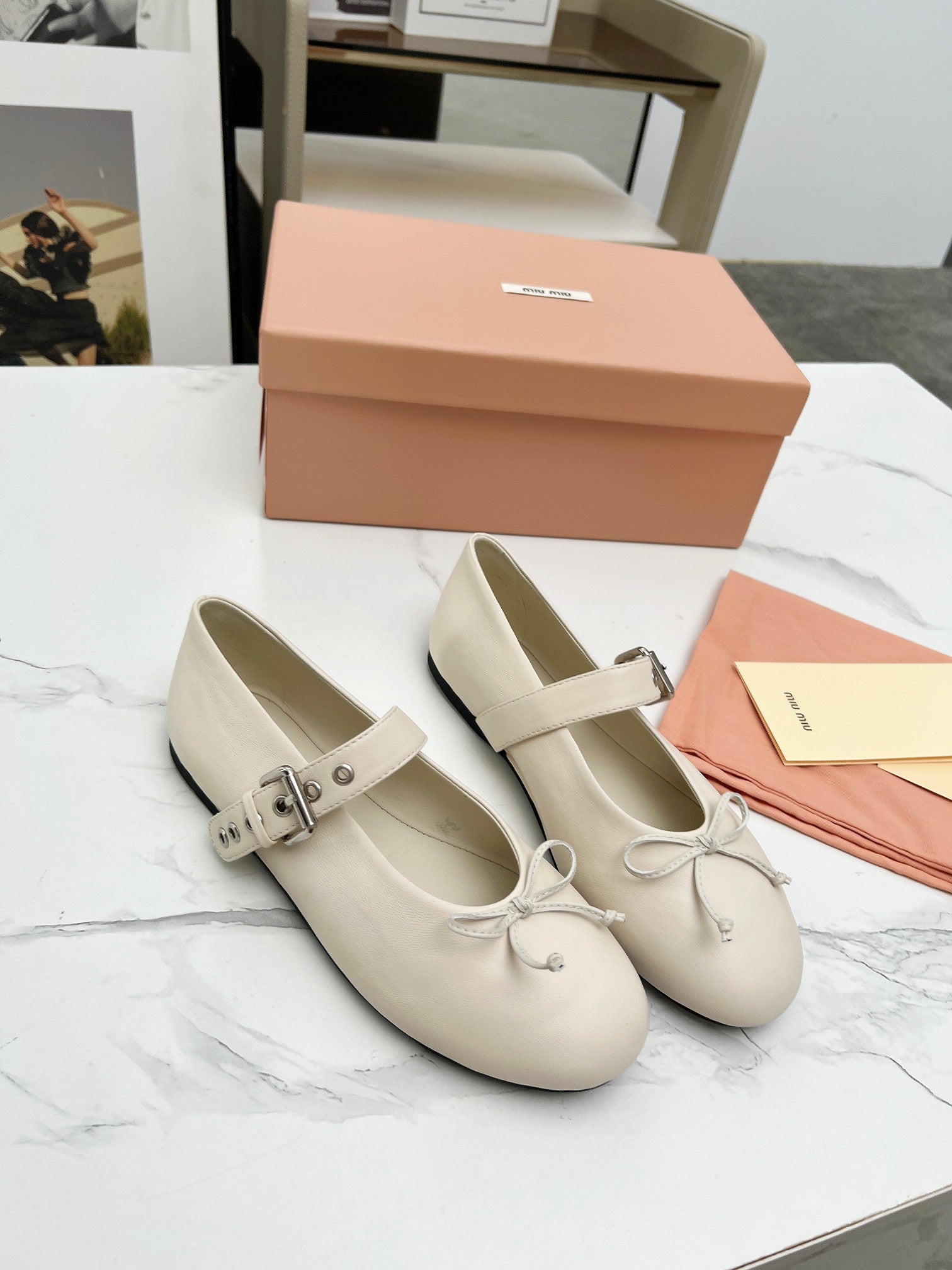 Z2Q95A90 Popular high-quality leather shoes