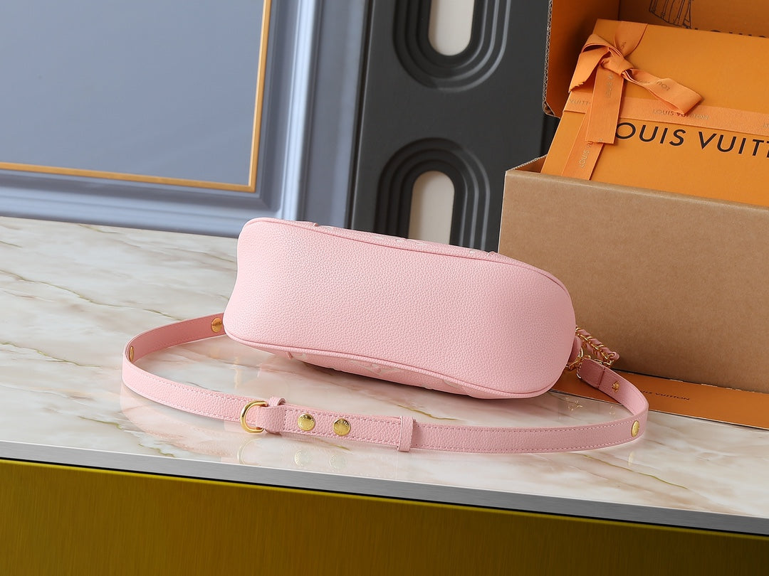 B1R76E48 Popular leather bag