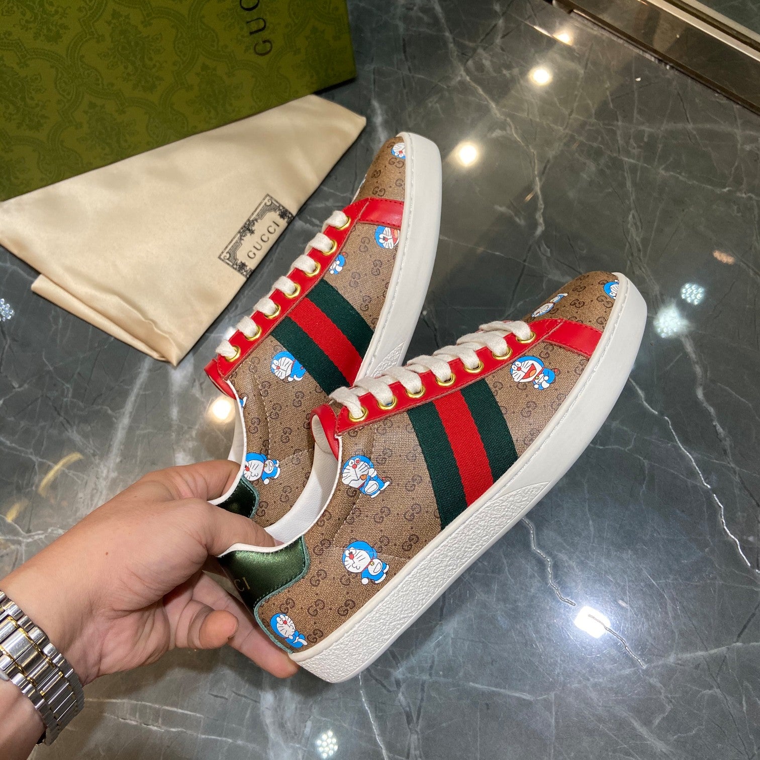 Z2Q105B196 Popular high-quality Shoes
