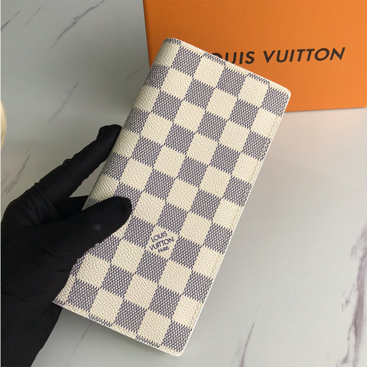 B1X31E2 Popular leather wallets